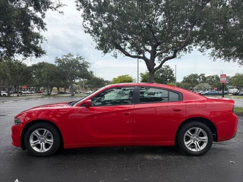 Used 2021 Dodge Charger SXT RWD image 3