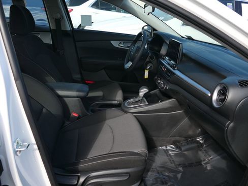 Used 2023 Kia Forte LXS image 27