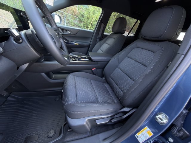 New 2027 Chevrolet Equinox LT w/ Midnight Edition FWD image 17