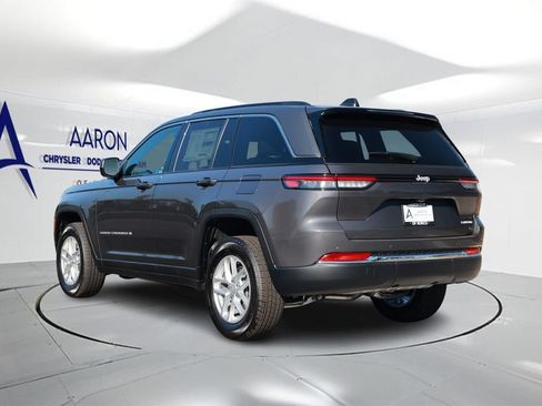 New 2026 Jeep Grand Cherokee Laredo RWD image 2
