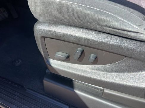 Used 2019 GMC Yukon XL SLE w/ SLE Value Package image 22