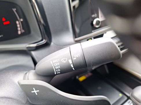 Used 2025 Toyota Camry SE image 23