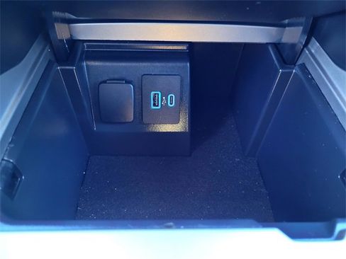 Certified 2021 Ford Explorer XLT w/ Class III Trailer Tow Package image 16