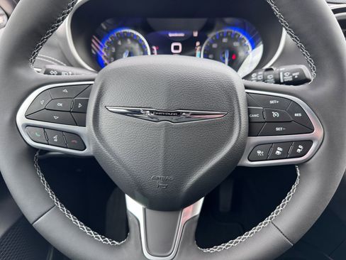 New 2025 Chrysler Pacifica Select image 15