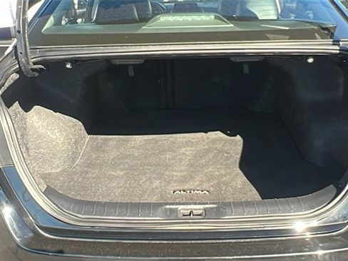 Used 2023 Nissan Altima 2.5 SR image 14