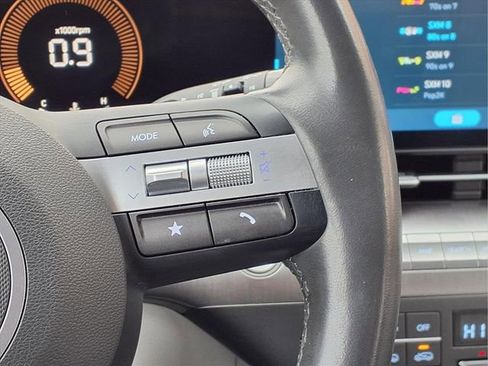 Used 2024 Hyundai Kona SEL image 17