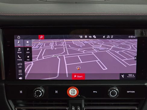 Certified 2025 Porsche Macan image 18