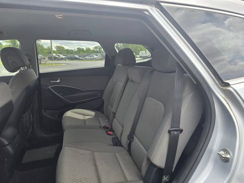 Used 2018 Hyundai Santa Fe SE AWD/4WD image 8