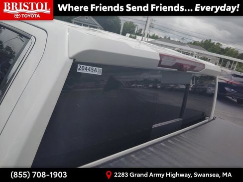 Used 2024 Chevrolet Silverado 1500 High Country w/ Technology Package AWD/4WD image 29