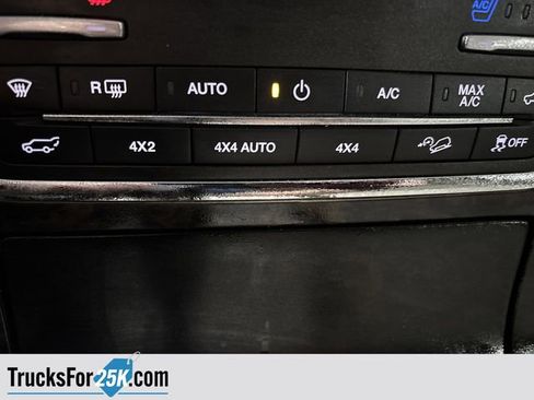 Used 2015 Lincoln Navigator 4WD image 25