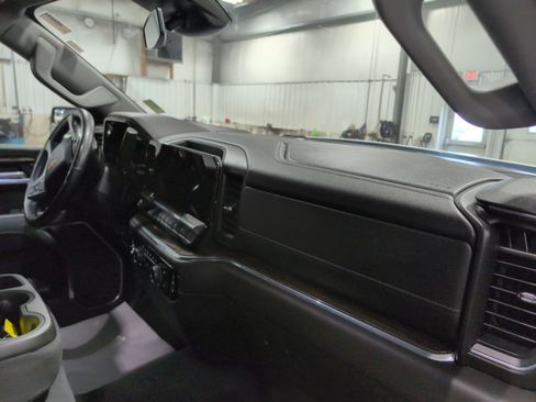 Used 2023 Chevrolet Silverado 1500 LT w/ Protection Package AWD/4WD image 13