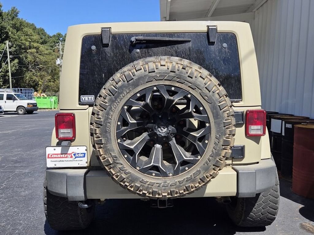 Used 2017 Jeep Wrangler Unlimited Sahara w/ Max Tow Package AWD/4WD image 4
