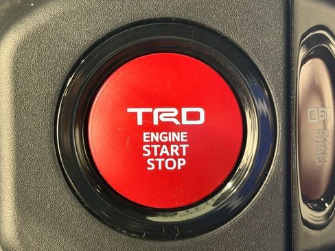 Certified 2024 Toyota Tacoma TRD Off-Road w/ TRD Off Road Upgrade Package AWD/4WD image 30