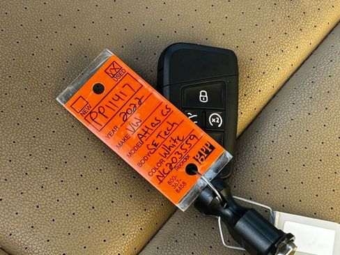 Certified 2022 Volkswagen Atlas Cross Sport SE image 47