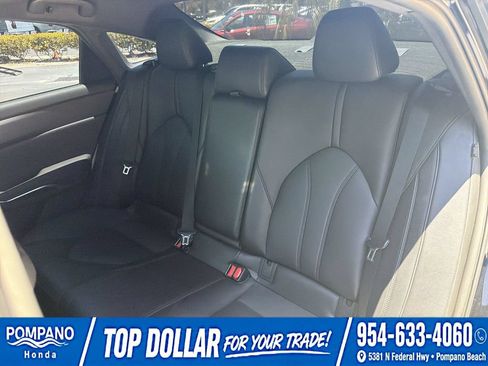 Used 2021 Toyota Avalon XLE w/ Moonroof Package FWD image 24