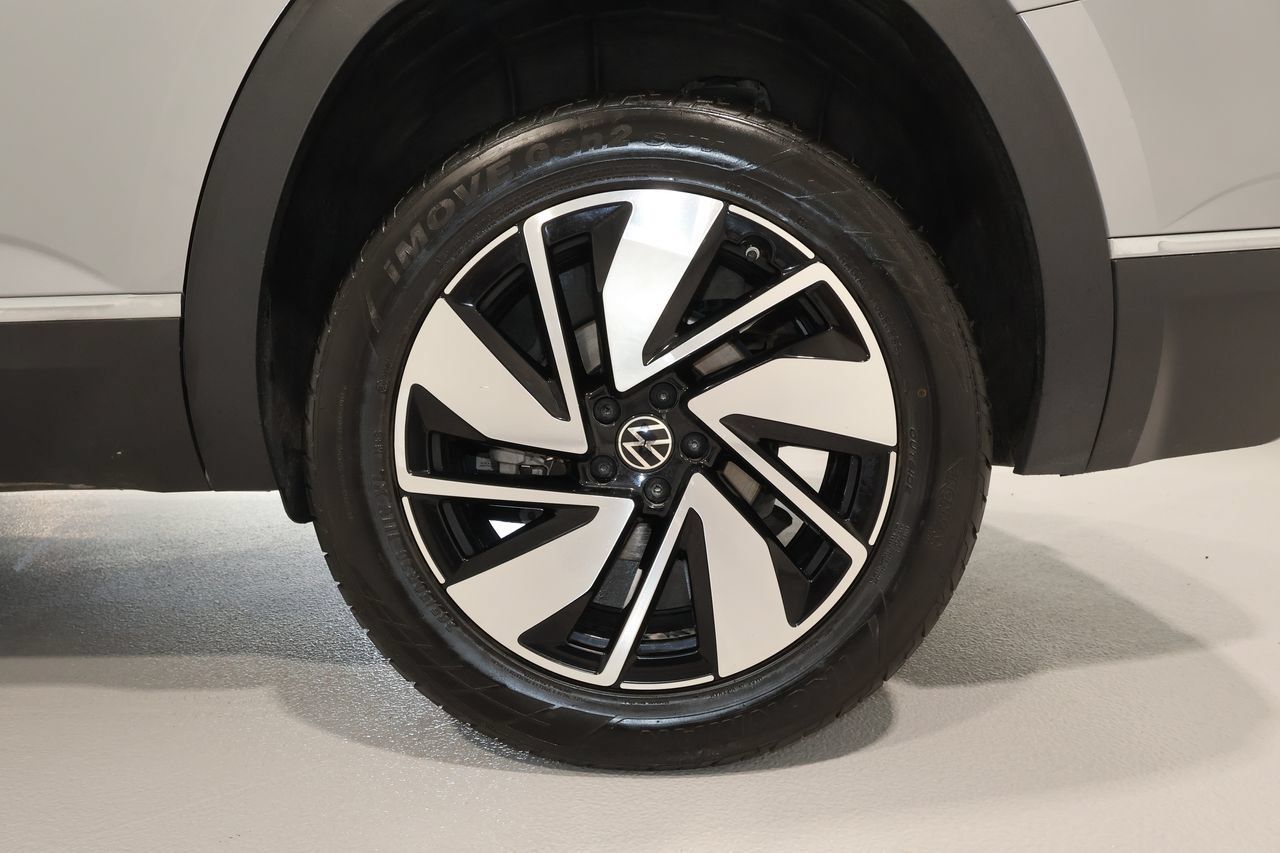 Used 2024 Volkswagen Atlas SEL AWD/4WD image 34