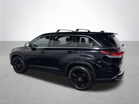 Used 2019 Toyota Highlander SE AWD/4WD image 8