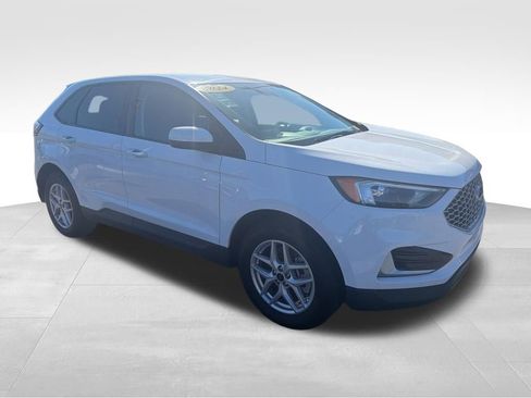 Used 2024 Ford Edge SEL image 3