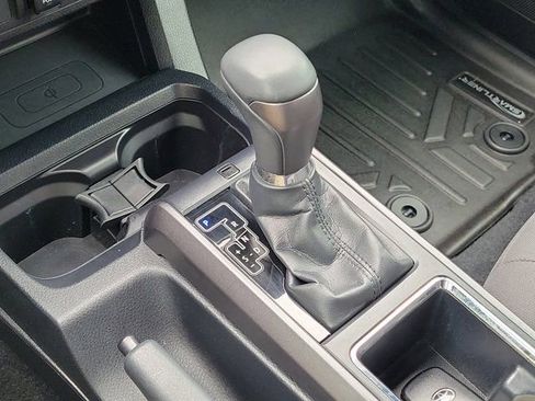 Used 2019 Toyota Tacoma TRD Off-Road AWD/4WD image 25