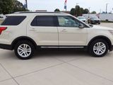 Used 2018 Ford Explorer XLT w/ Equipment Group 202A image 4