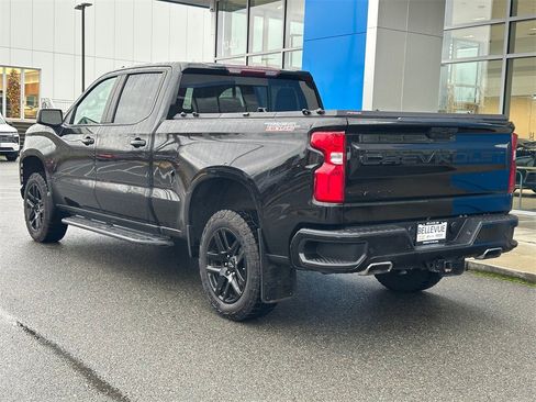 Used 2021 Chevrolet Silverado 1500 LT Trail Boss w/ Convenience Package II image 3