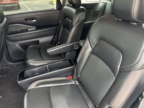 Used 2023 Nissan Pathfinder SL w/ SL Premium Package AWD/4WD image 15