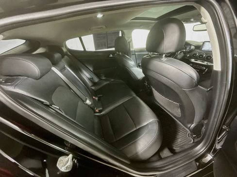Used 2018 Kia Stinger Premium AWD/4WD image 28