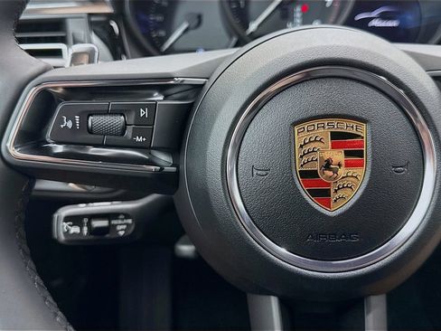 Used 2026 Porsche Macan AWD/4WD image 14