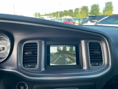 Used 2022 Dodge Charger SXT image 18