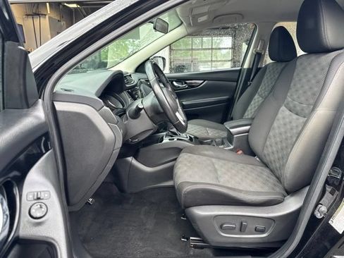 Used 2017 Nissan Rogue Sport SV w/ SV All-Weather Package AWD/4WD image 10