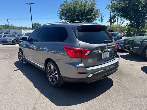 Used 2019 Nissan Pathfinder Platinum AWD/4WD image 5