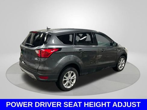 Used 2019 Ford Escape SE image 5