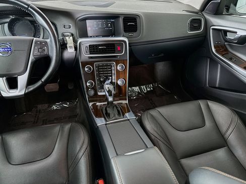 Used 2015 Volvo V60 T5 Cross Country Platinum image 25