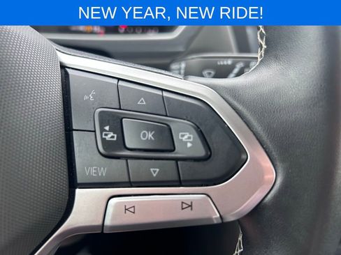 Used 2024 Volkswagen Tiguan SE image 34