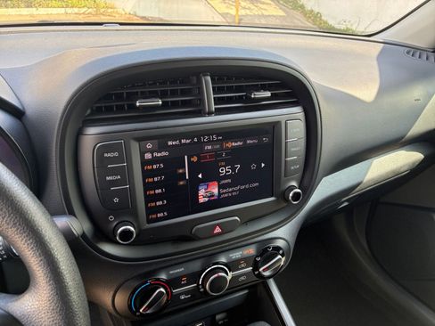 Used 2025 Kia Soul LX w/ LX Technology Package image 20