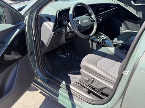 Used 2025 Kia Niro Wind FWD image 23