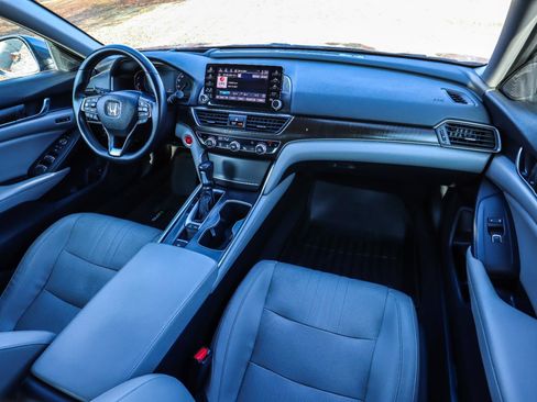 Used 2018 Honda Accord Touring image 32