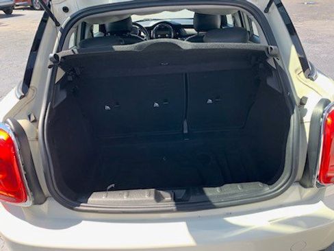 Used 2015 MINI Cooper 4-Door Hardtop image 5