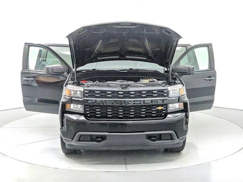 Used 2019 Chevrolet Silverado 1500 Custom w/ Custom Value Package image 10