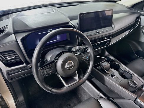 Used 2024 Nissan Rogue SL w/ SL Premium Package image 13