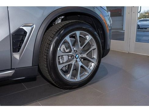 New 2026 BMW X5 xDrive40i image 47