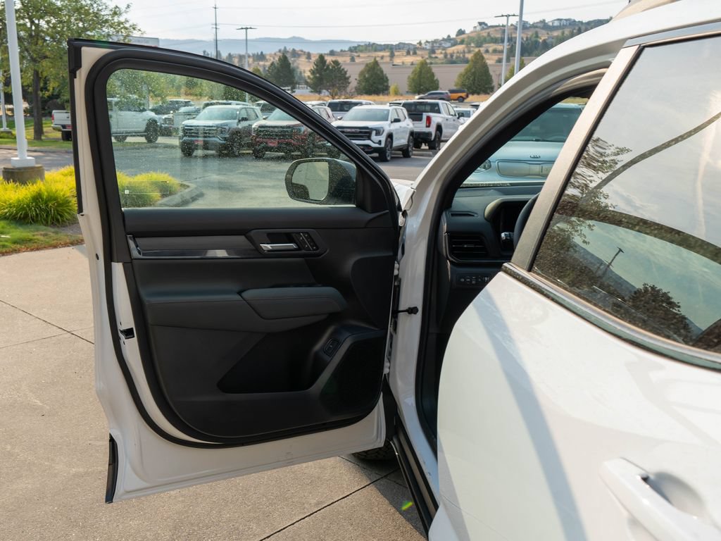 New 2027 GMC Terrain AT4 w/ Convenience Package III AWD/4WD image 16