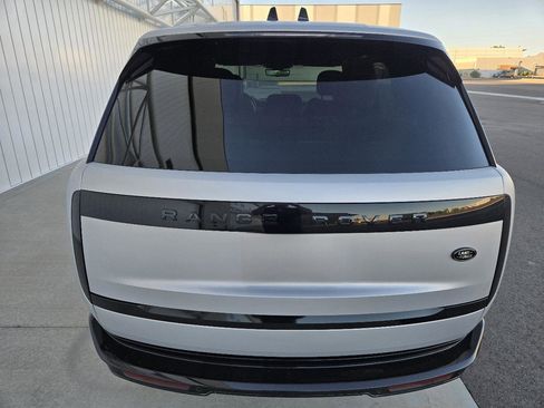 Used 2023 Land Rover Range Rover SE AWD/4WD image 16