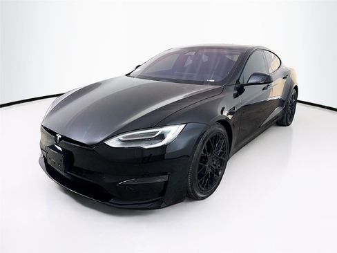 Used 2021 Tesla Model S Plaid image 3