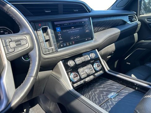 Used 2021 GMC Yukon Denali w/ Denali Premium Package AWD/4WD image 20