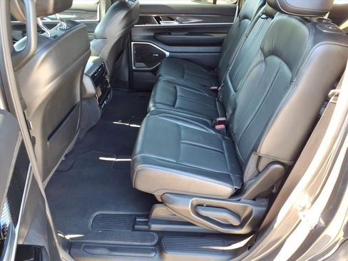 Used 2022 Jeep Wagoneer Series II image 11