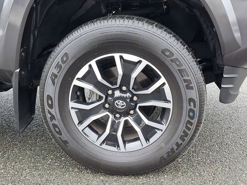 Used 2022 Toyota Tacoma TRD Sport image 27
