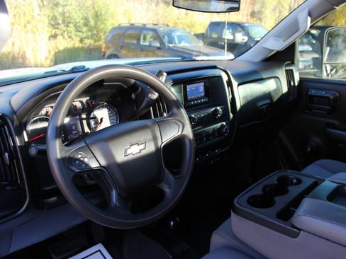 Used 2015 Chevrolet Silverado 3500 W/T w/ Snow Plow Prep Package image 17