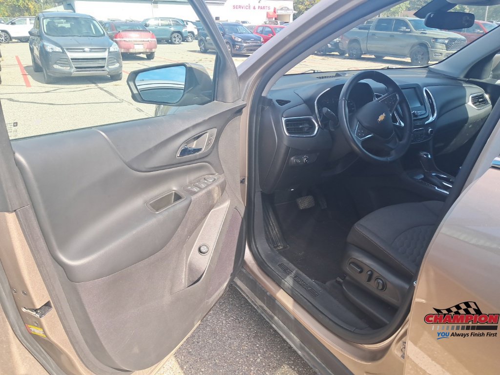 Used 2018 Chevrolet Equinox LT FWD image 19