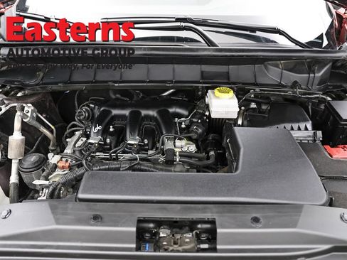 Used 2025 Nissan Pathfinder SV FWD image 7